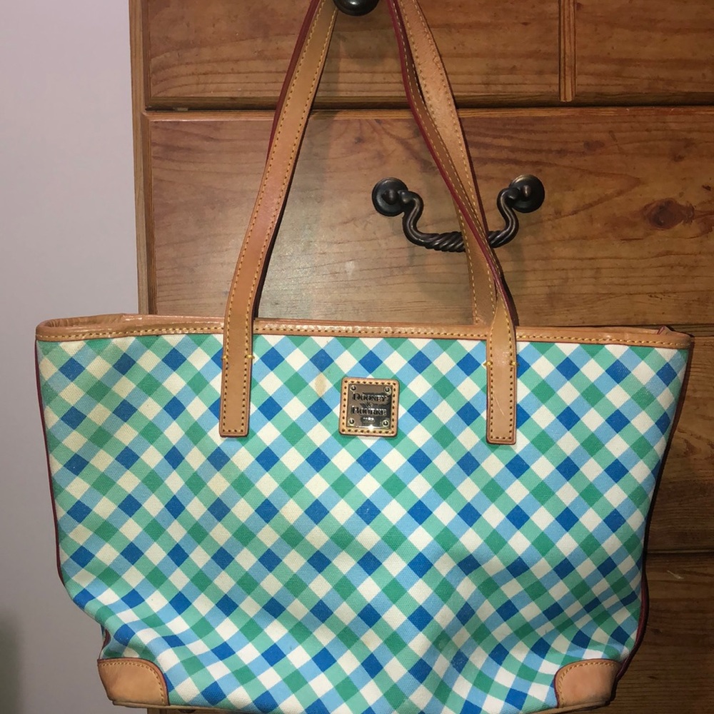 ❌❌SOLD❌❌Dooney & Bourke Plaid Shoulder Bag